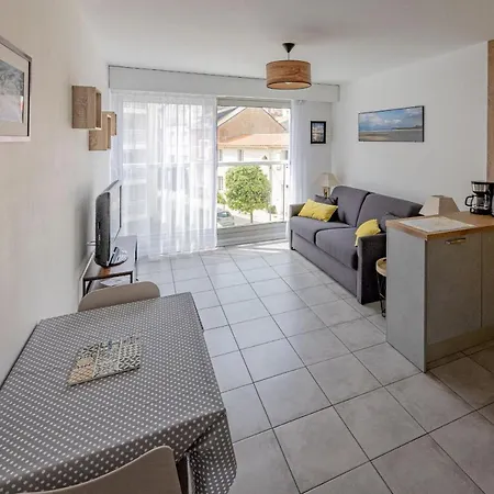 ~joli A 100 M De La * Les Sables-dʼOlonne