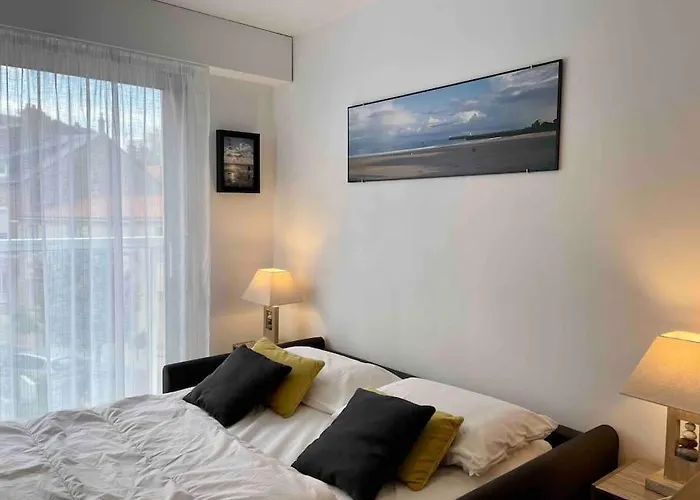 ~joli A 100 M De La 莱萨布勒-多洛讷